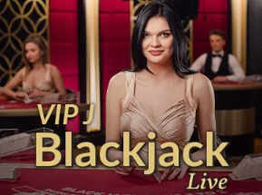 别具一格，乌拉圭队启用了灵感源自美洲原住民文化的锁子甲队旗